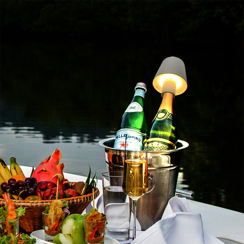 Luminária Decorativa Recarregá - Wine & Beer Guayaquil avaliação e preço